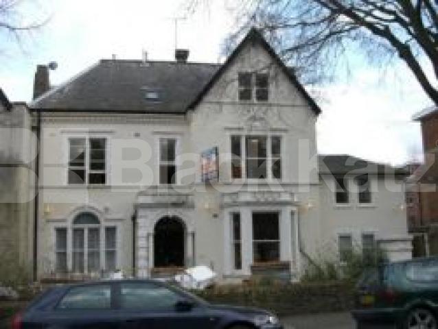 			Studio Apartment, 1 bath, 1 reception Studio			 Waverley Roadx2, CROUCH END N8