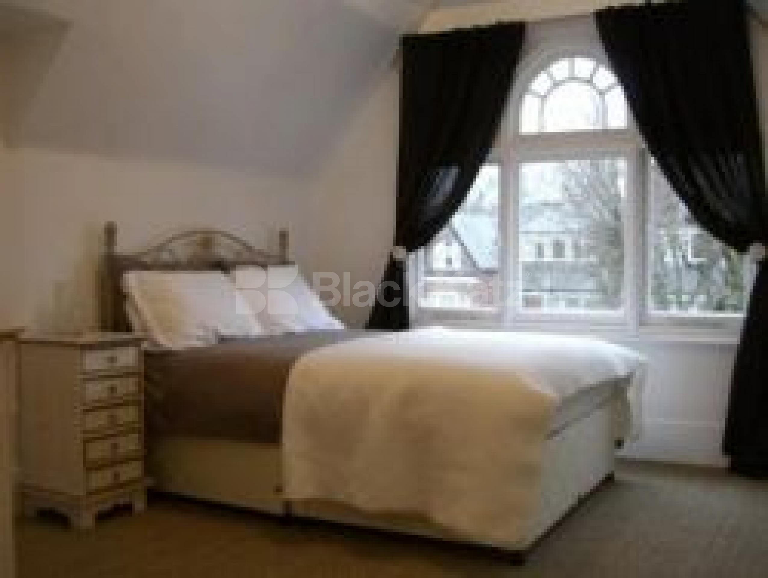 			2 Bedroom, 1 bath, 1 reception Flat			 Princes Avenue, MUSWELL HILL N10 N10