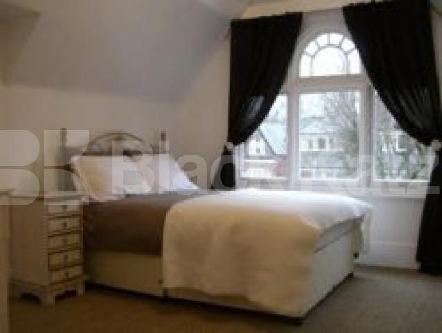 			2 Bedroom, 1 bath, 1 reception Flat			 Princes Avenue, MUSWELL HILL N10