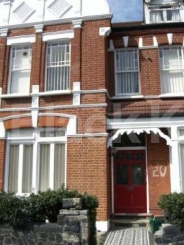 			Studio Apartment, 1 bath, 1 reception Ground Floor Flat			 Fairfield Road, CROUCH END N8