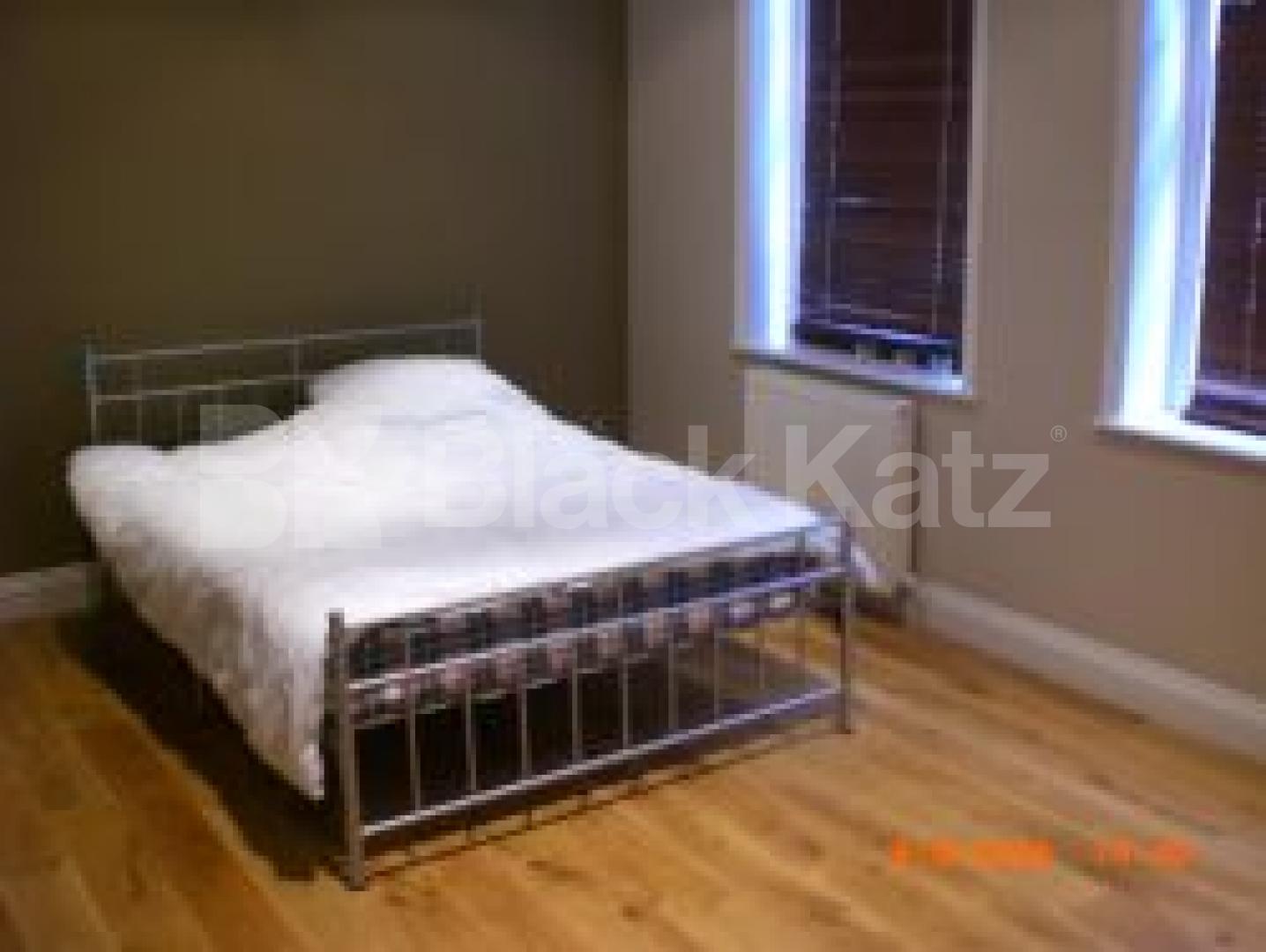 			2 Bedroom, 1 bath, 1 reception Flat			 Barnsbury Street, ISLINGTON N1