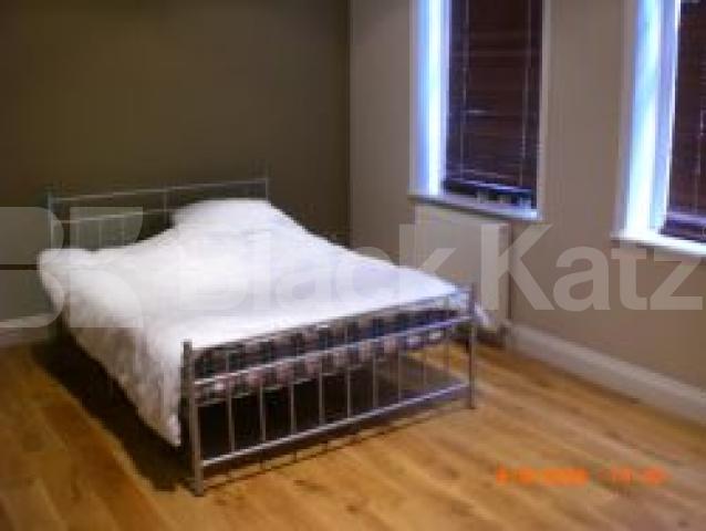 			2 Bedroom, 1 bath, 1 reception Flat			 Barnsbury Street, ISLINGTON N1