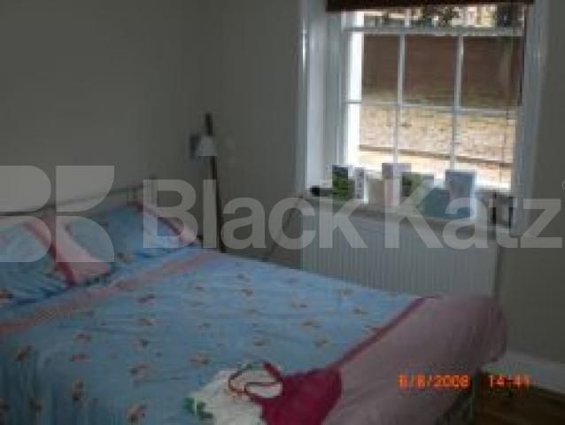 			2 Bedroom, 1 bath, 1 reception Flat			 Barnsbury Street, ISLINGTON N1