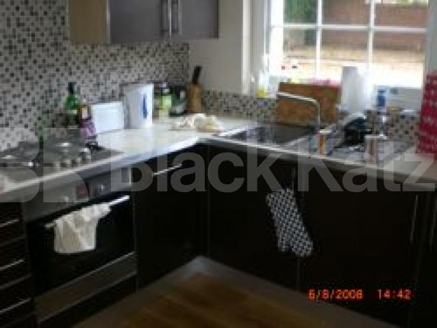 			2 Bedroom, 1 bath, 1 reception Flat			 Barnsbury Street, ISLINGTON N1