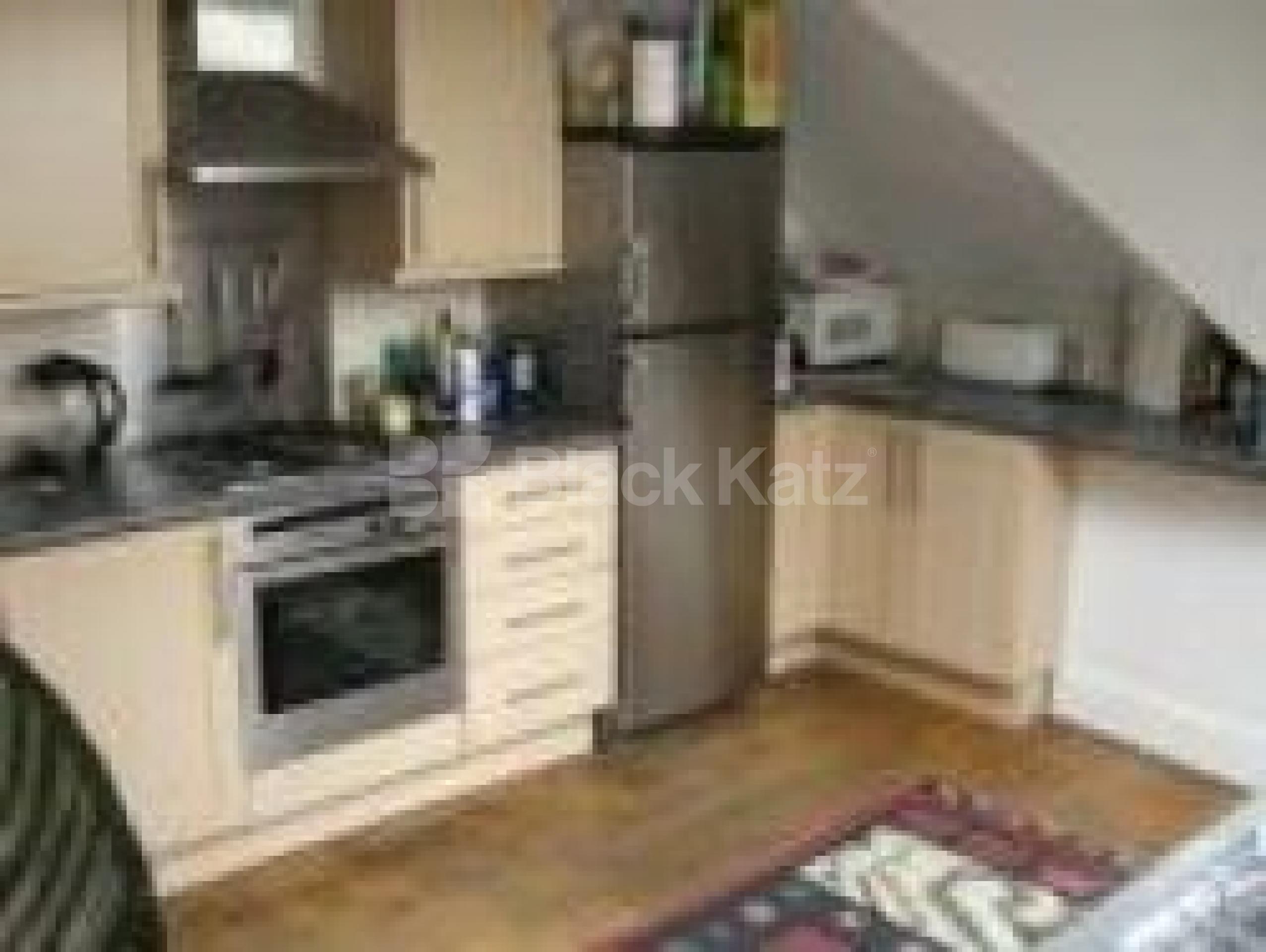 			2 Bedroom, 1 bath, 1 reception Flat			 Weston Park, CROUCH END N8 N8