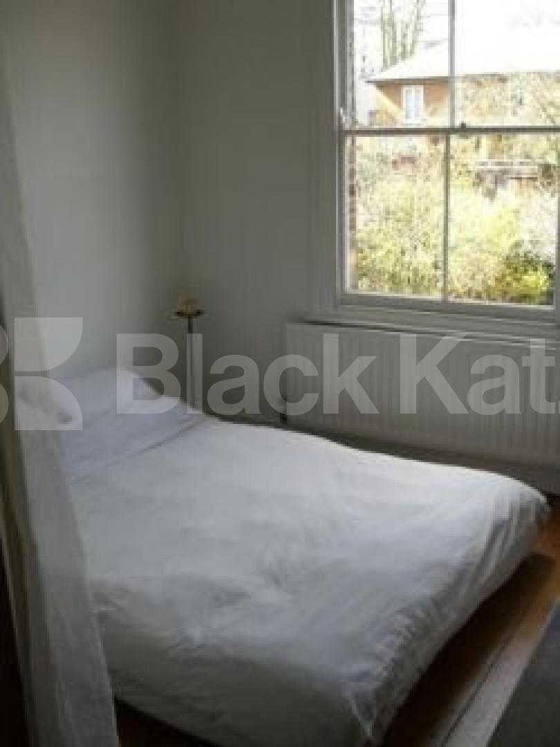 			2 Bedroom, 1 bath, 1 reception Flat			 Bourne Road, CROUCH END N8