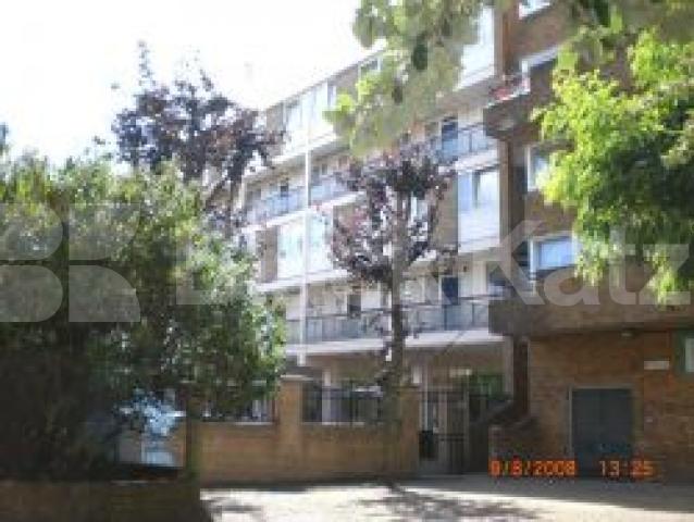			Great Location And Good For Sharers!!!!!!!, 1 Bedroom, 1 bath, 1 reception Flat			 Malta street, Angel / old st