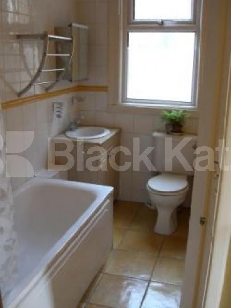 			NEW INSTRUCTION, 2 Bedroom, 1 bath, 1 reception Flat			 Princes Avenue, ALEXANDRA PALACE