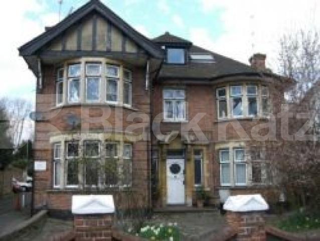 			2 Bedroom, 1 bath, 1 reception Flat			 Alexandra Park Road, ALEXANDRA PALACE N22