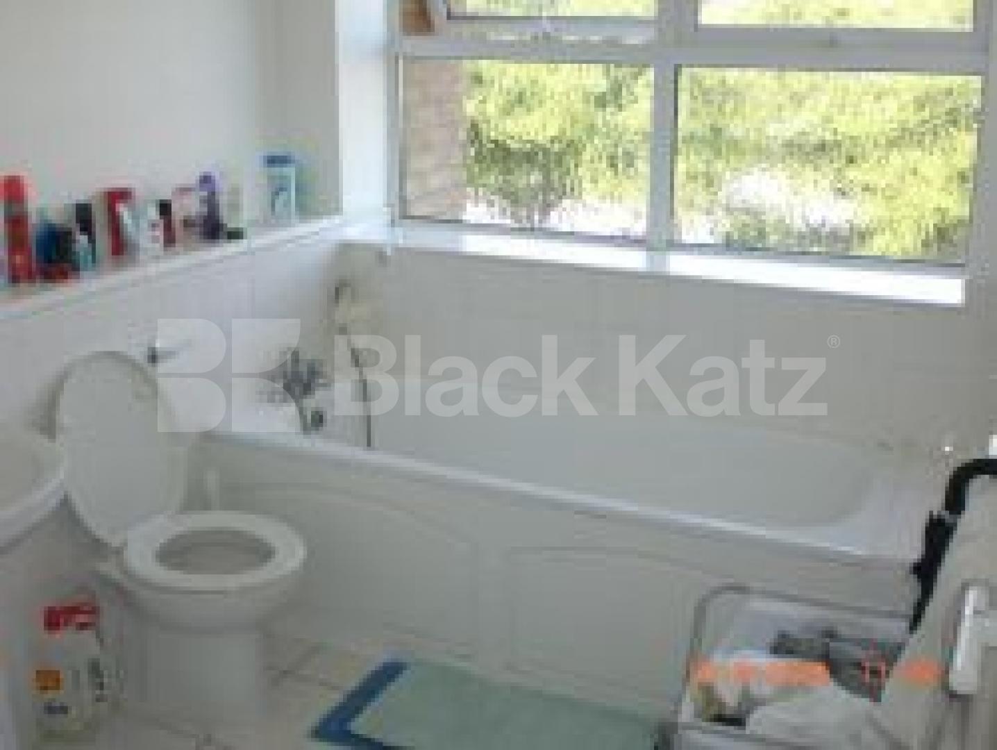 			2 Bedroom, 1 bath, 1 reception Flat			 Drayton Park, HOLLOWAY ROAD N5