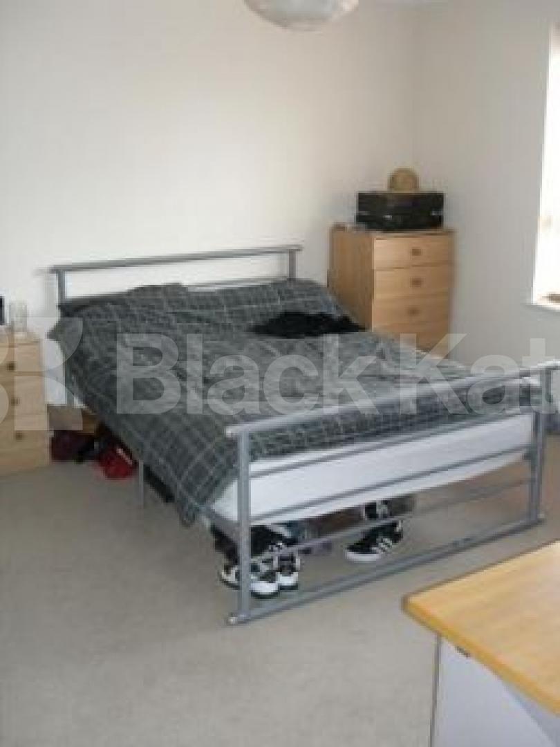 			Available Start of August!, 2 Bedroom, 1 bath, 1 reception Flat			 Wightman road, HORNSEY N8