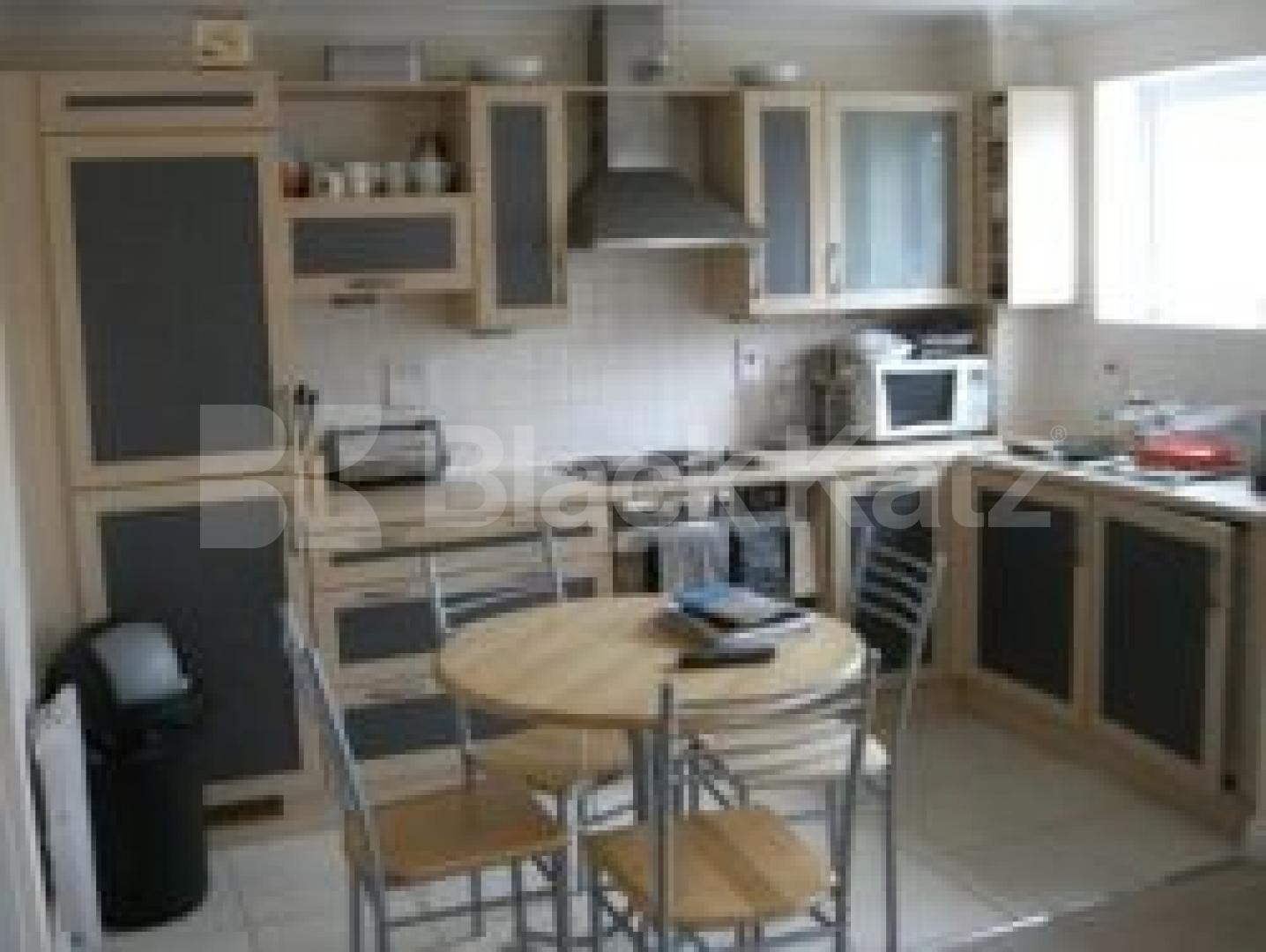 			Available Start of August!, 2 Bedroom, 1 bath, 1 reception Flat			 Wightman road, HORNSEY N8