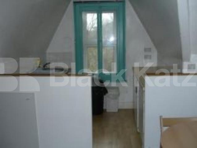 			GOOD VALUE FOR MONEY., 2 Bedroom, 1 bath, 1 reception Flat			 Archway Road, HIGHGATE N6