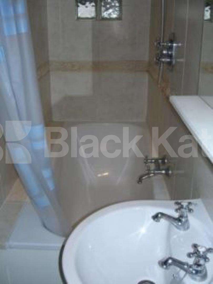 			GOOD VALUE FOR MONEY., 2 Bedroom, 1 bath, 1 reception Flat			 Archway Road, HIGHGATE N6