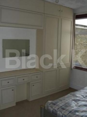 			5 Bedroom, 1 bath, 1 reception House			 Falkland Road, Hornsey N8