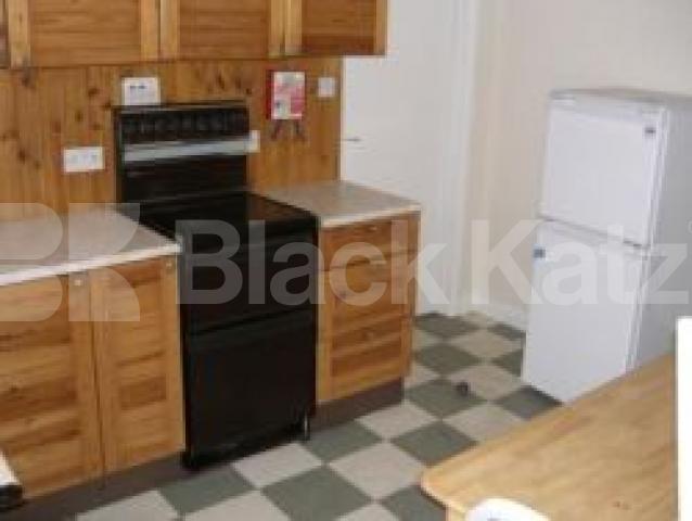 			3 Bedroom, 1 bath, 1 reception Flat			 Waverley Road, CROUCH END N8