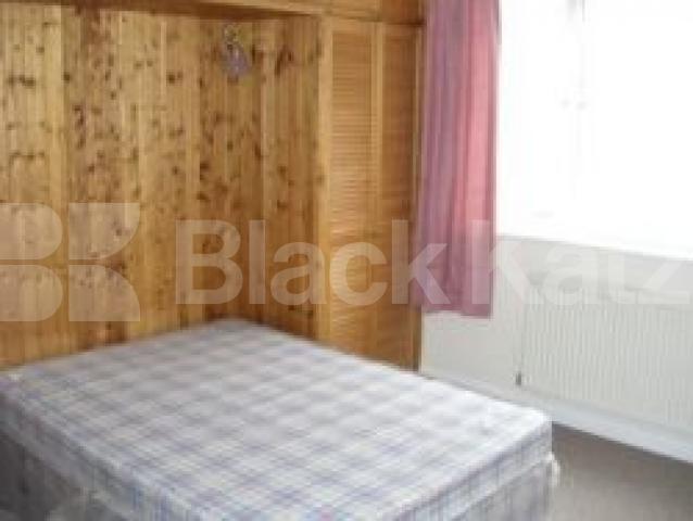 			3 Bedroom, 1 bath, 1 reception Flat			 Waverley Road, CROUCH END N8