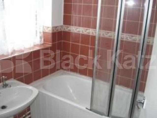 			3 Bedroom, 1 bath, 1 reception Flat			 Waverley Road, CROUCH END N8