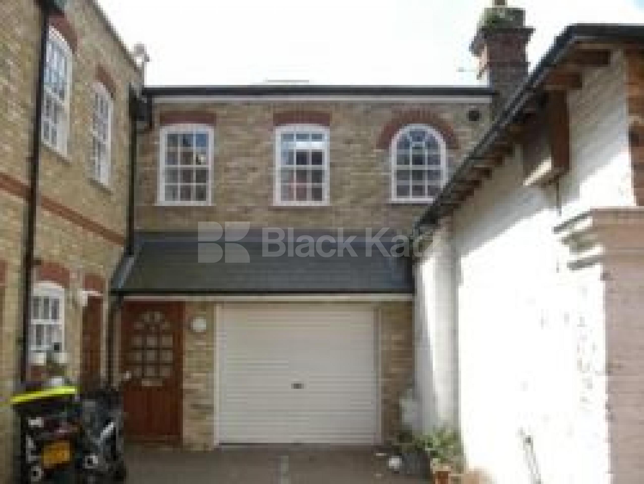 			2 Bedroom, 1 bath, 1 reception Mews House			 High Street, HORNSEY N8