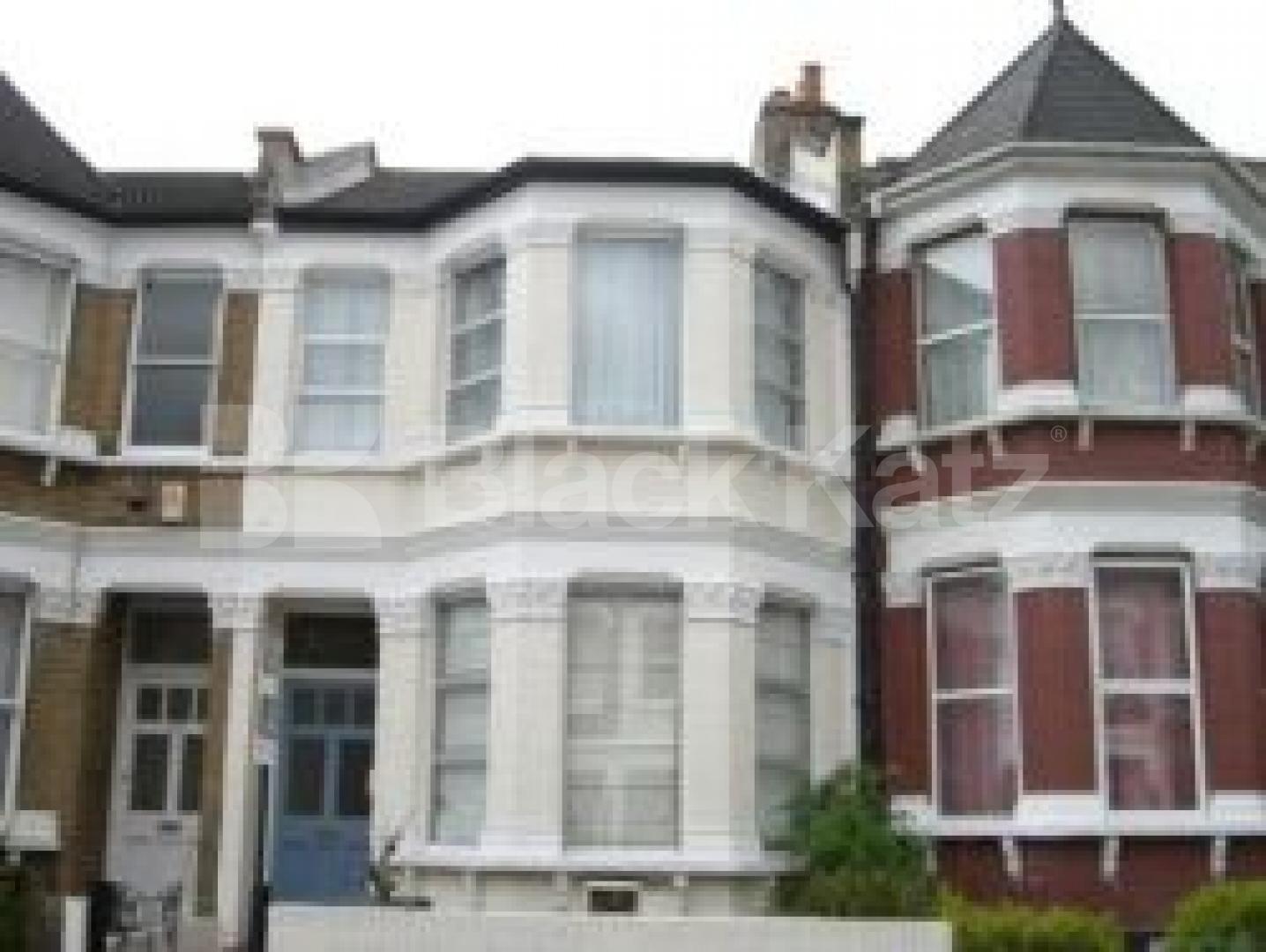 			GOOD VALUE FOR MONEY., 3 Bedroom, 1 bath, 1 reception Flat			 Seymour, HORNSEY N8