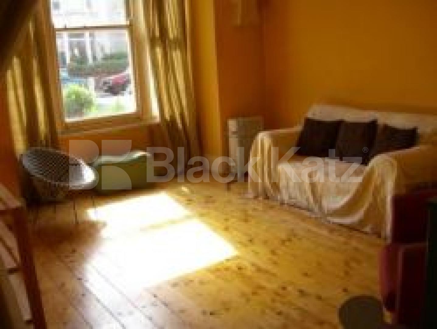 			GARDEN FLAT, 1 Bedroom, 1 bath, 1 reception Ground Floor Flat			 Whittington Road, BOUNDS GREEN N11