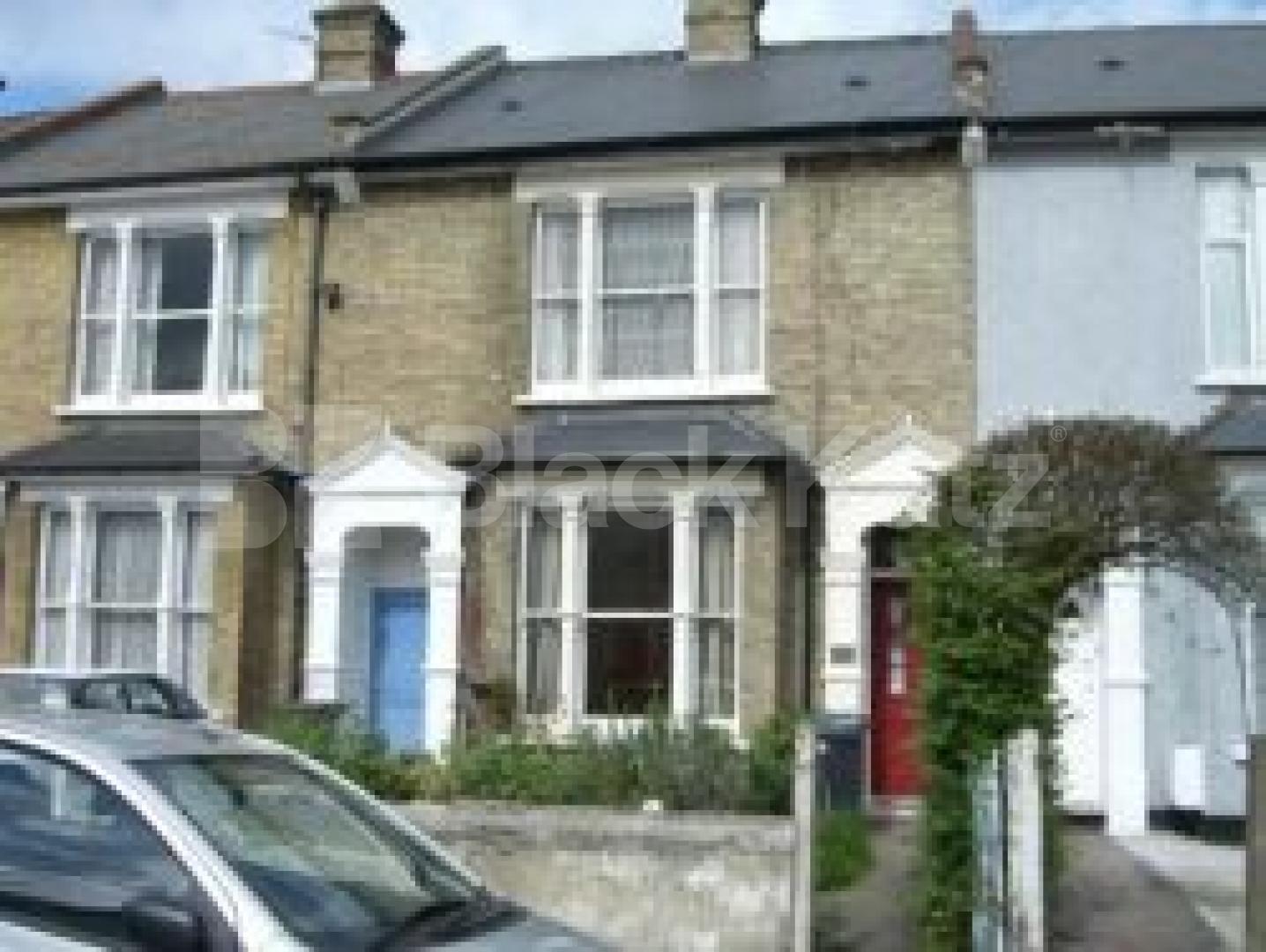 			GARDEN FLAT, 1 Bedroom, 1 bath, 1 reception Ground Floor Flat			 Whittington Road, BOUNDS GREEN N11