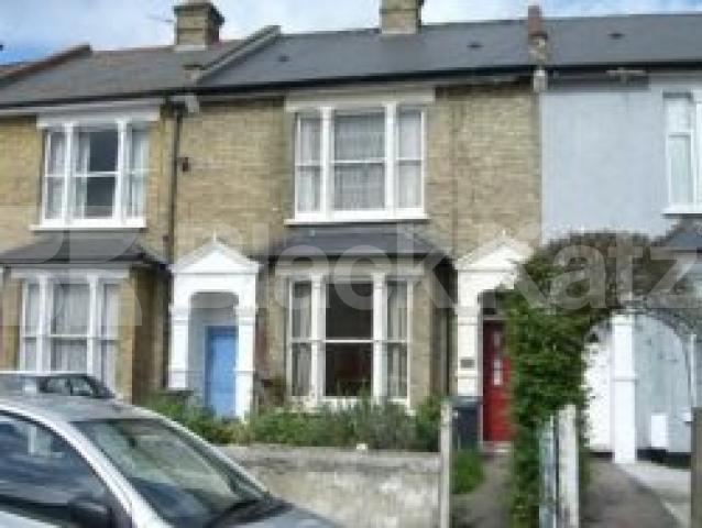			GARDEN FLAT, 1 Bedroom, 1 bath, 1 reception Ground Floor Flat			 Whittington Road, BOUNDS GREEN N11
