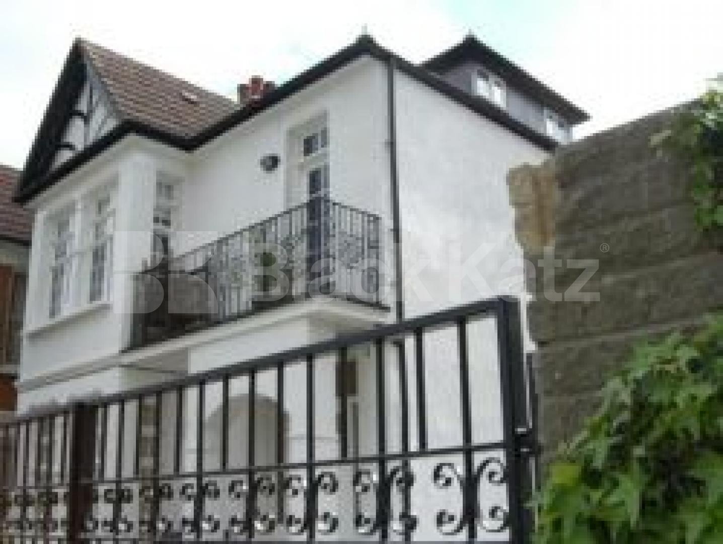 			1 Bedroom, 1 bath, 1 reception Flat			 Pottery Gate, BOUNDS GREEN N1N11