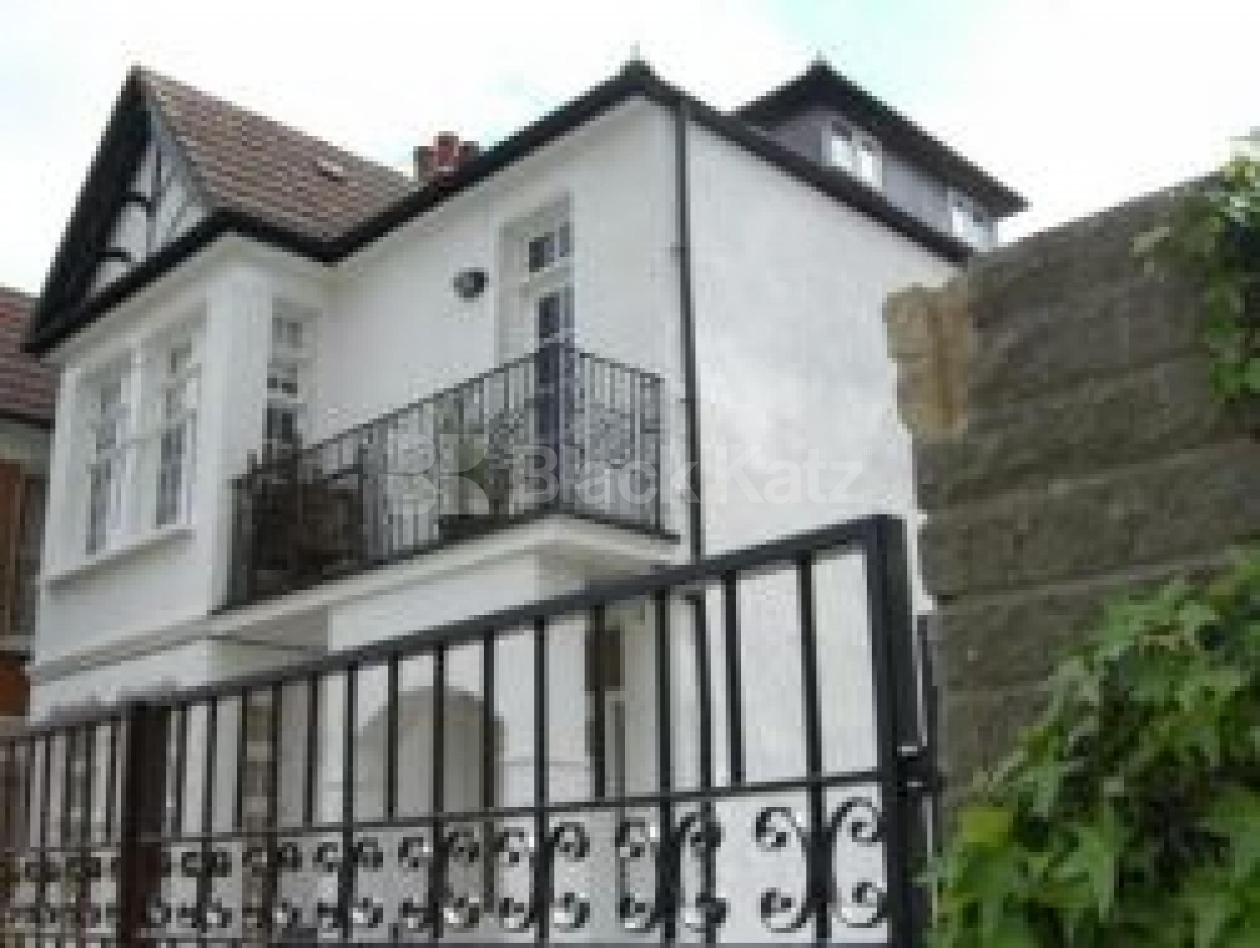 			1 Bedroom, 1 bath, 1 reception Flat			 Pottery Gate, BOUNDS GREEN N1N11 N11