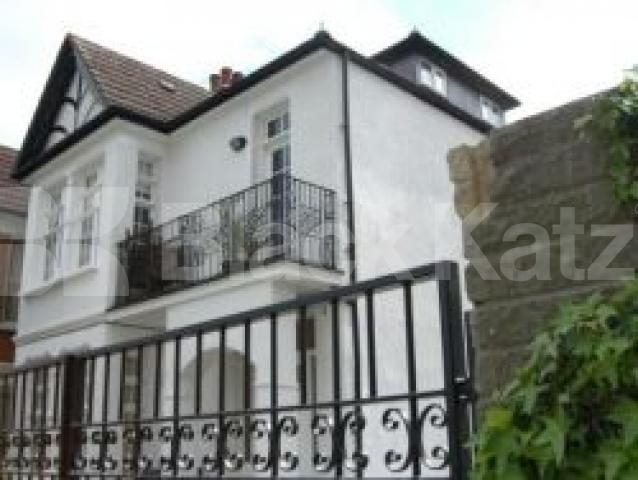 			1 Bedroom, 1 bath, 1 reception Flat			 Pottery Gate, BOUNDS GREEN N1N11