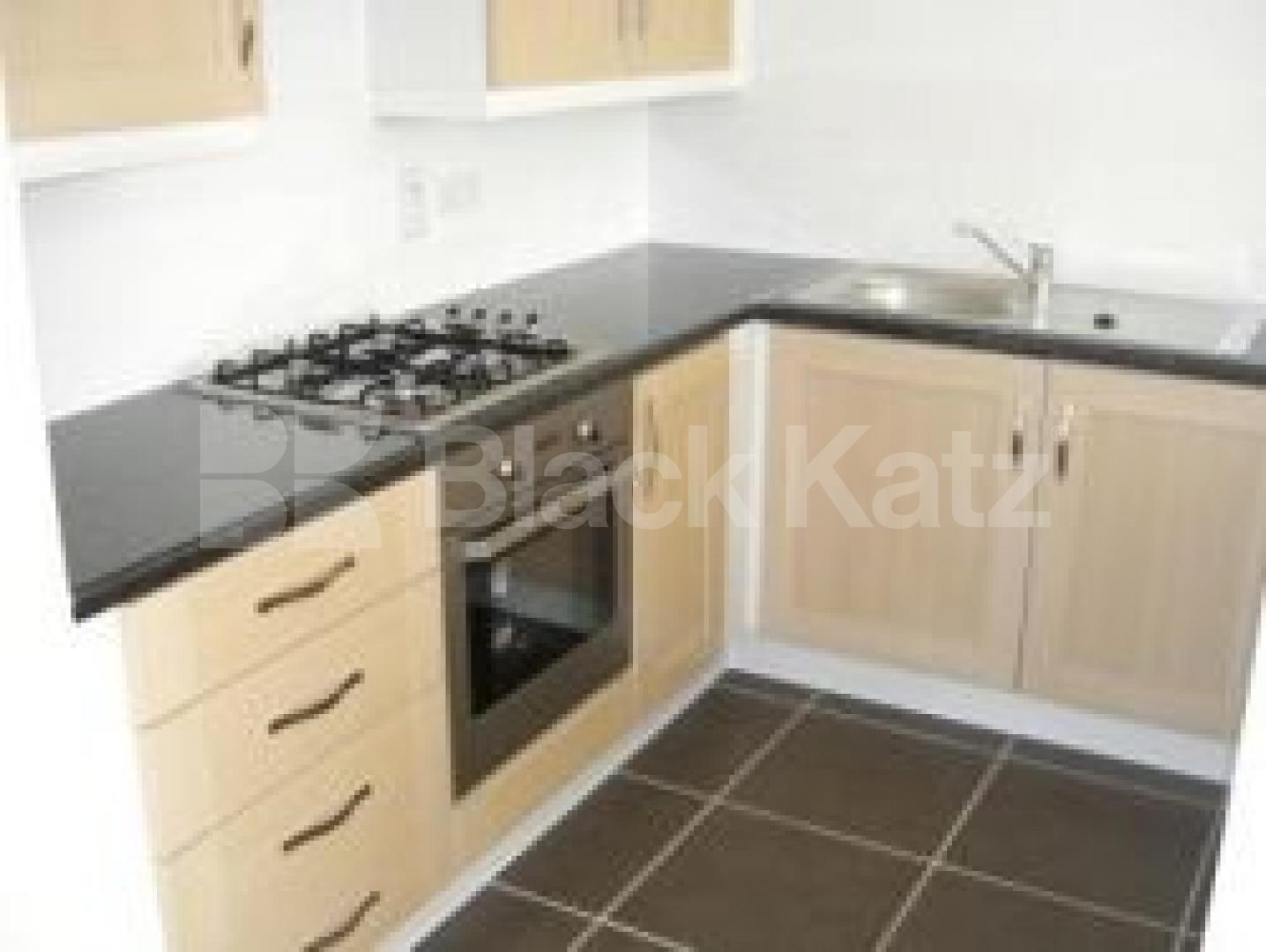 			2 Bedroom, 1 bath, 1 reception Flat			 West Point, CROUCH END BORDERS N8