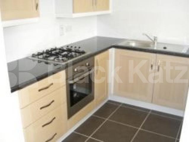 			2 Bedroom, 1 bath, 1 reception Flat			 West Point, CROUCH END BORDERS N8
