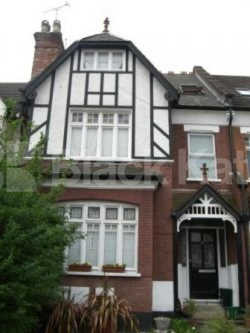 			1 Bedroom, 1 bath, 1 reception Flat			 Berkeley Road, CROUCH END N8