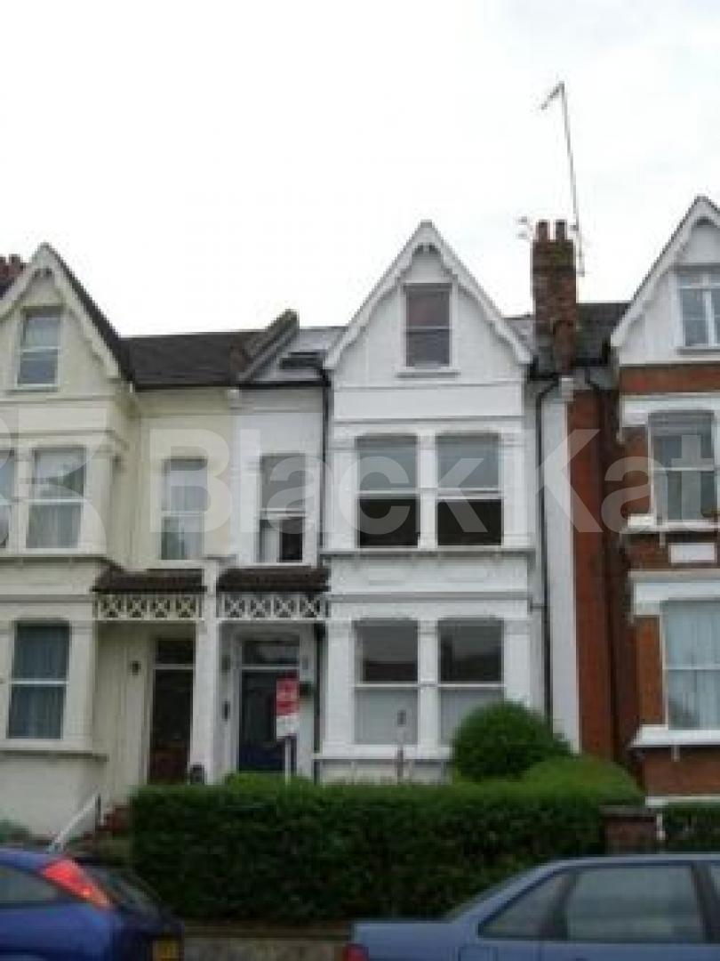 			2 Bedroom, 1 bath, 1 reception Flat			 Alexandra Park Road, ALEXANDRA PALACE N22
