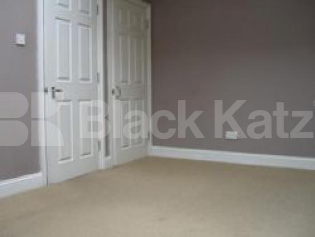 			1 Bedroom, 1 bath, 1 reception Flat			 Chancellors Loft, CROUCH END N8