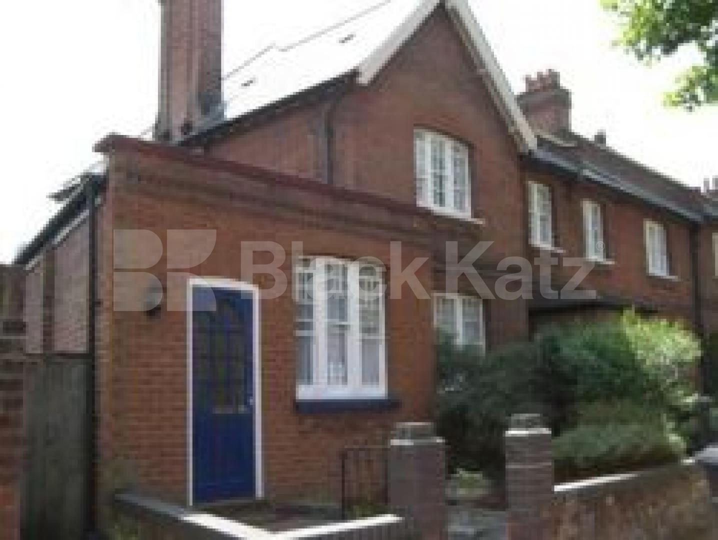 			Studio Apartment, 1 bath, 1 reception Ground Floor Flat			 Beechwood Road, CROUCH END N8