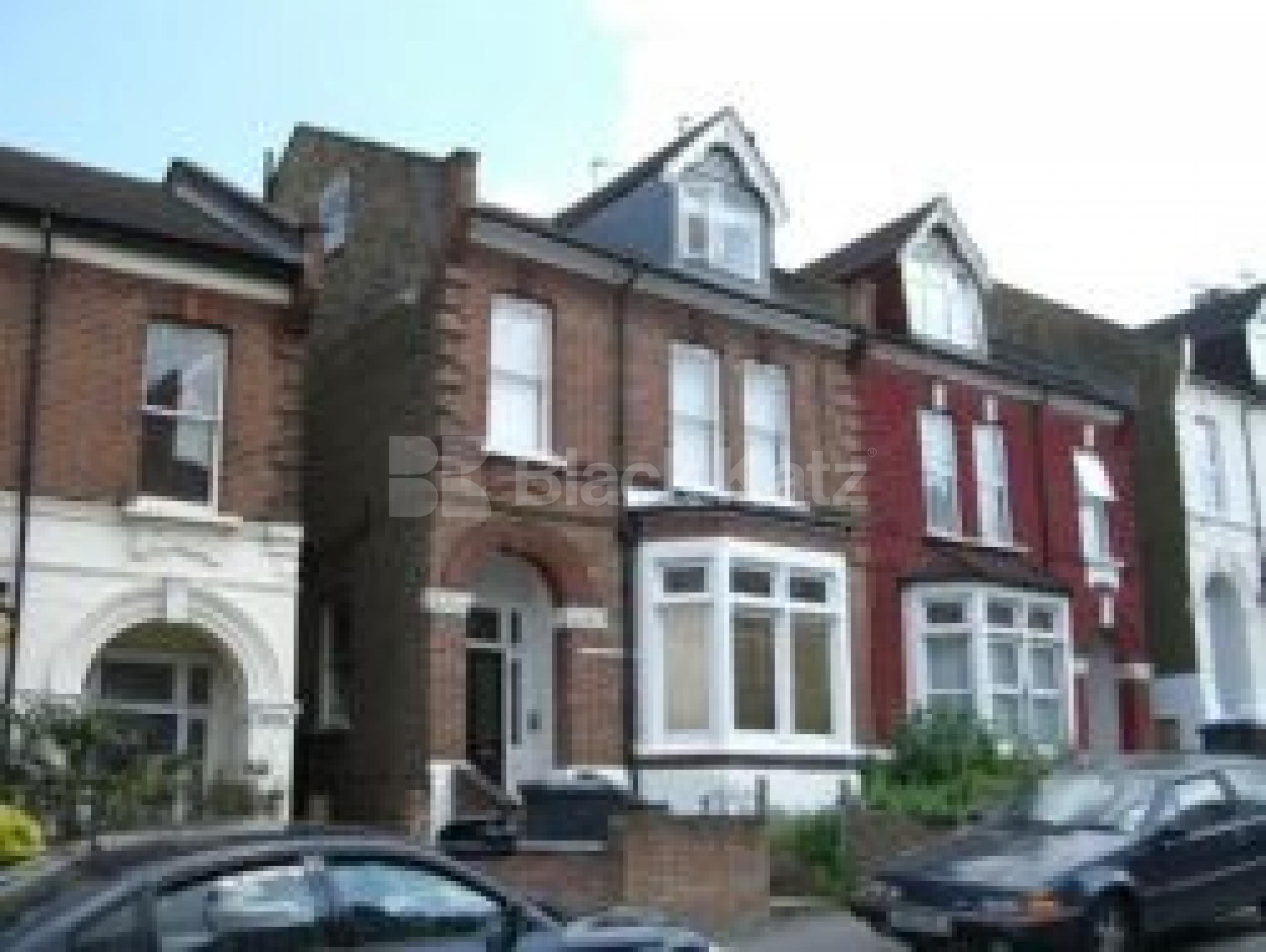 			Studio Apartment, 1 bath, 1 reception Flat			 Ferme Park Road, CROUCH END N8 N8