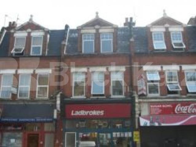 			5 Bedroom, 1 bath, 1 reception Flat			 Tottenham Lane, CROUCH END N8