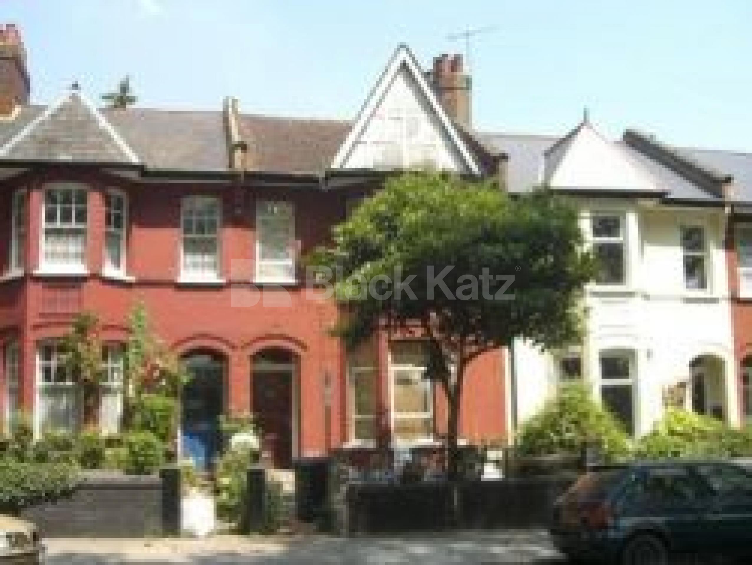 			3 Bedroom, 1 bath, 1 reception Flat			 Station Road, ALEXANDRA PALACE N22