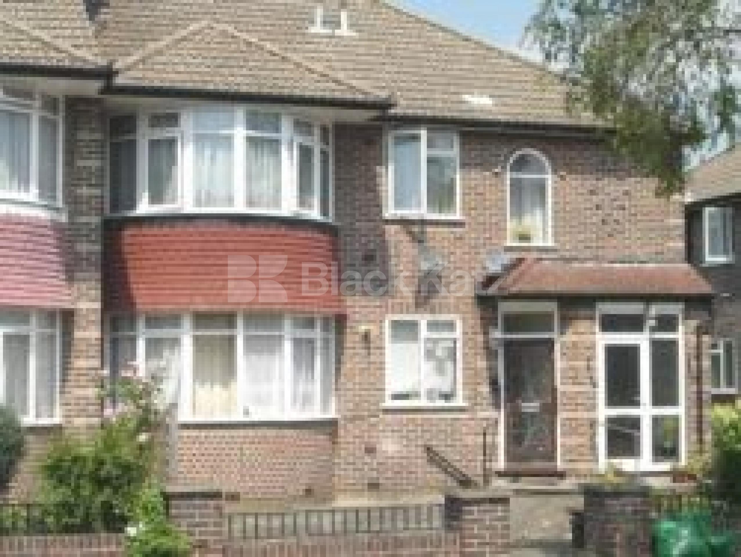 			3 Bedroom, 1 bath, 1 reception Ground Floor Flat			 Creighton Avenue, MUSWELL HILL N10 N2