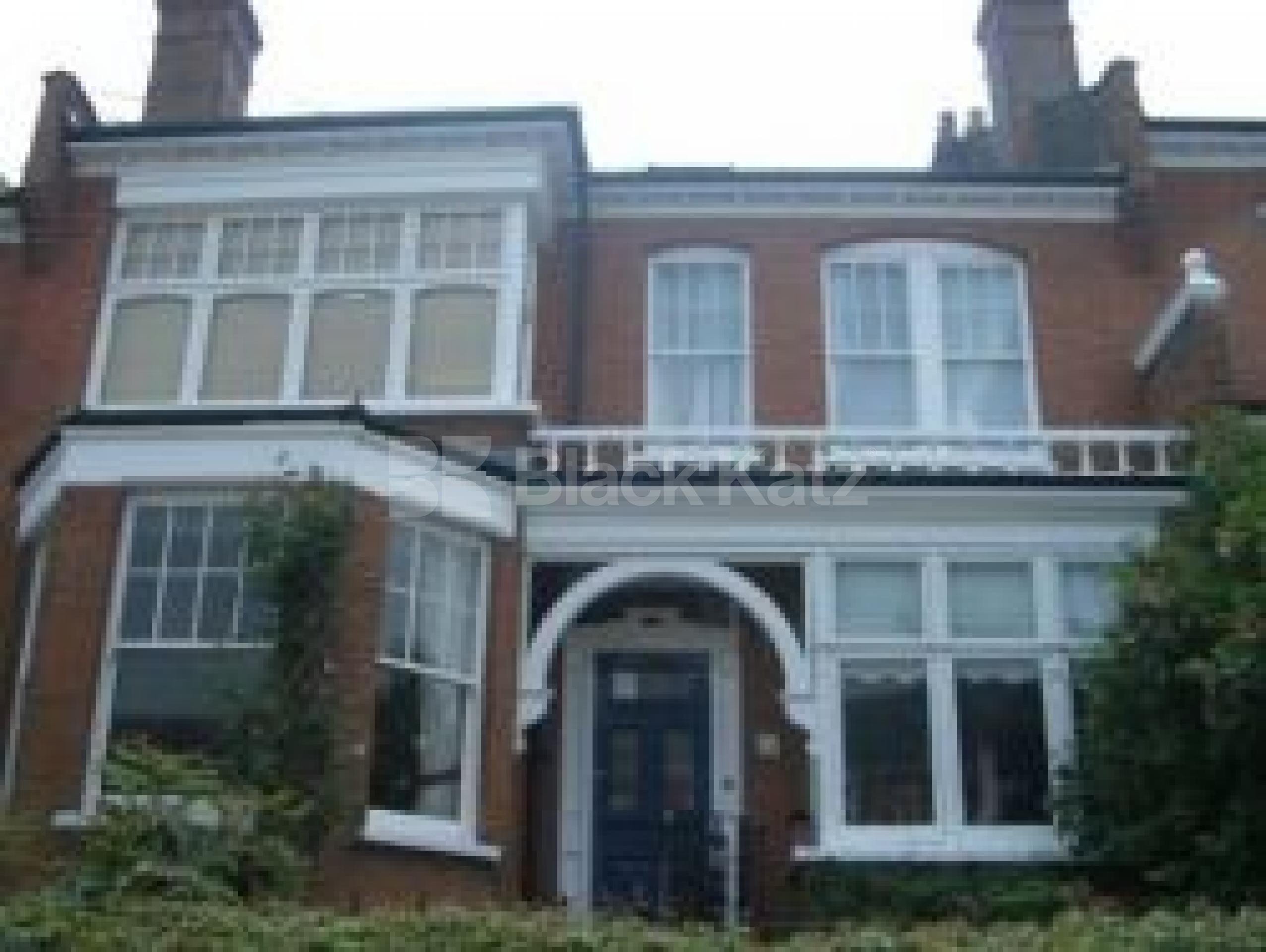 			1 Bedroom, 1 bath, 1 reception Flat			 Woodland Rise, MUSWELL HILL N10 N10