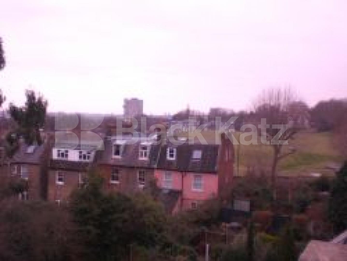 			NEW INTRUCTION , 2 Bedroom, 1 bath, 1 reception Flat			 Mountview Road, STROUD GREEN