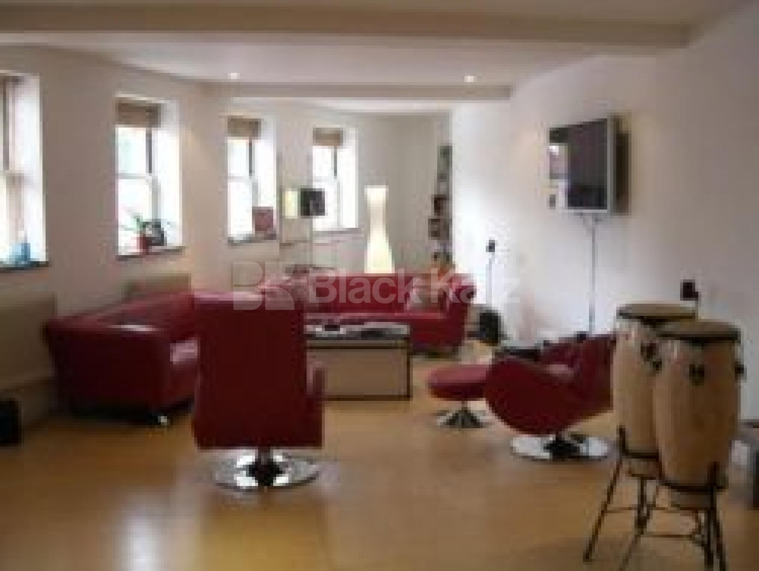 			2 Bedroom, 1 bath, 1 reception Flat			 Felix Ave, CROUCH END N8 N8