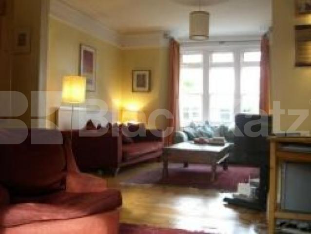 			4 Bedroom, 1 bath, 1 reception House			 Glasslyn Road, CROUCH END N8