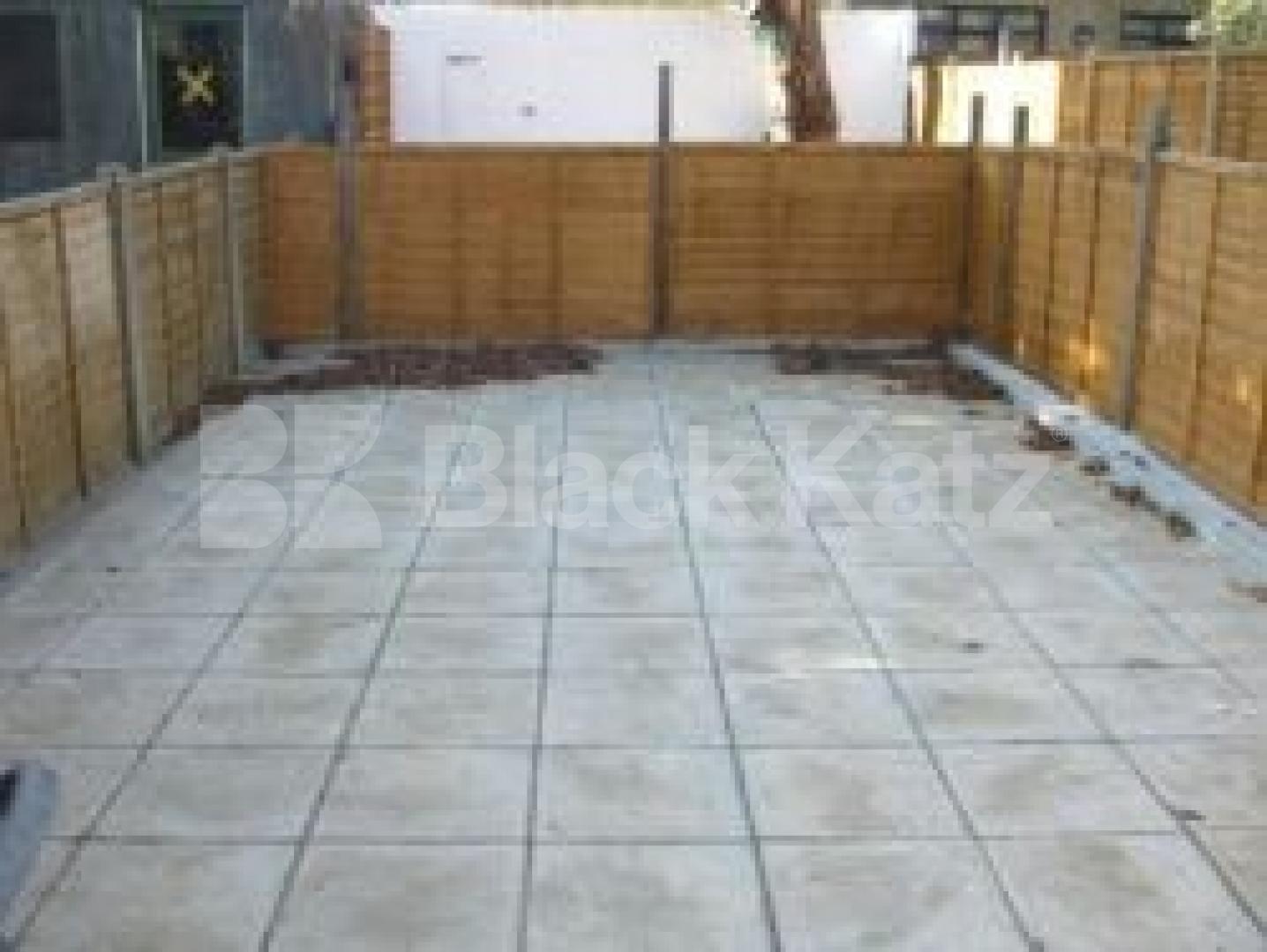 			2 Bedroom, 1 bath, 1 reception Ground Floor Flat			 Willoughby Road, TURNPIKE LANE N8