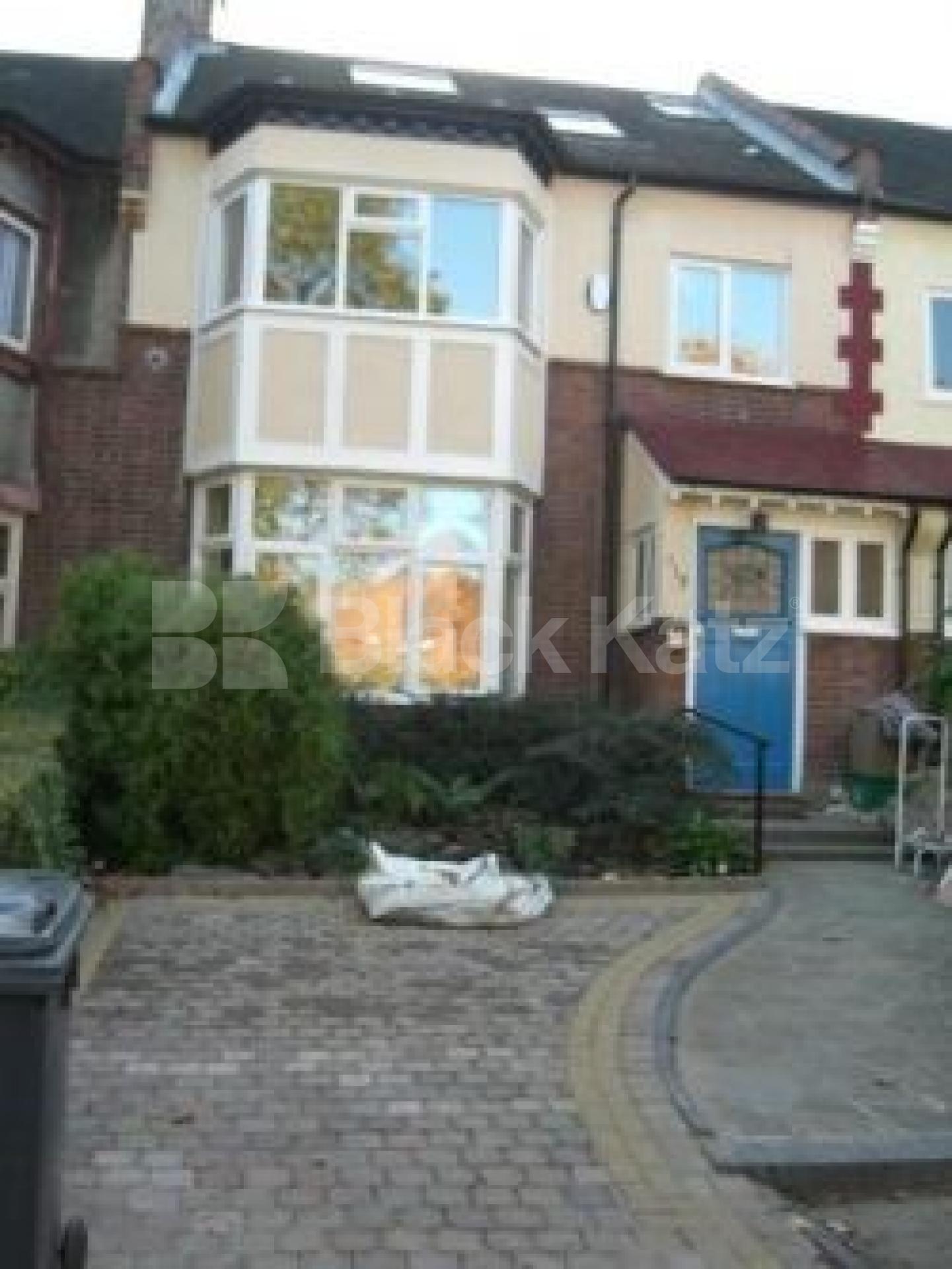 			AMAZING A MUST SEE, 5 Bedroom, 1 bath, 1 reception House			 Priory Road, CROUCH END N8 N8