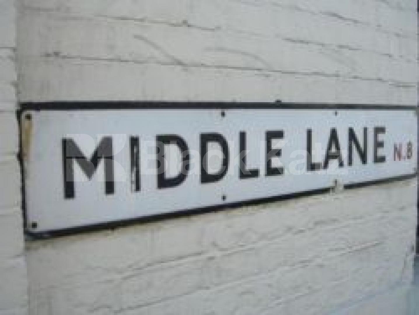 			2 Bedroom, 1 bath, 1 reception Flat			 Middle Lane, CROUCH END N8