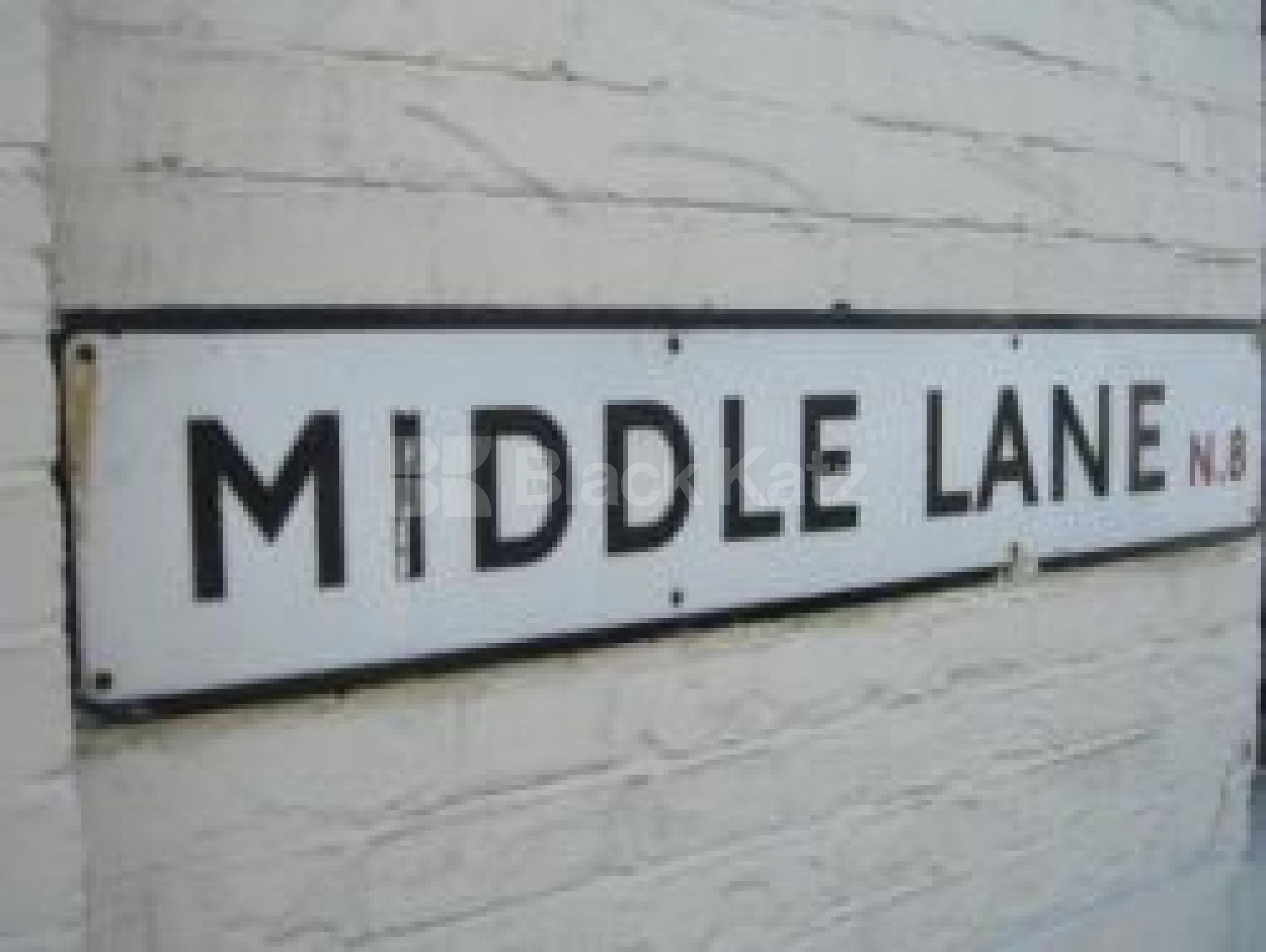 			2 Bedroom, 1 bath, 1 reception Flat			 Middle Lane, CROUCH END N8 N8