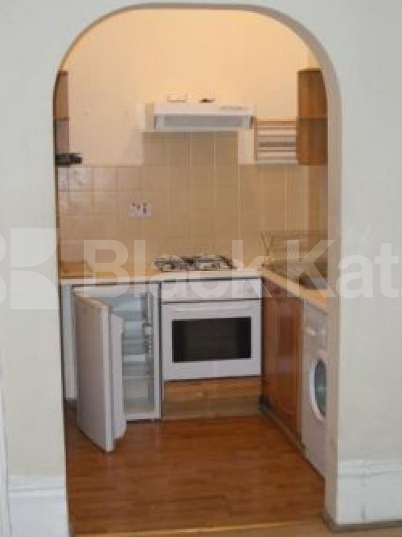 			1 Bedroom, 1 bath, 1 reception Flat			 The Broadway, CROUCH END N8