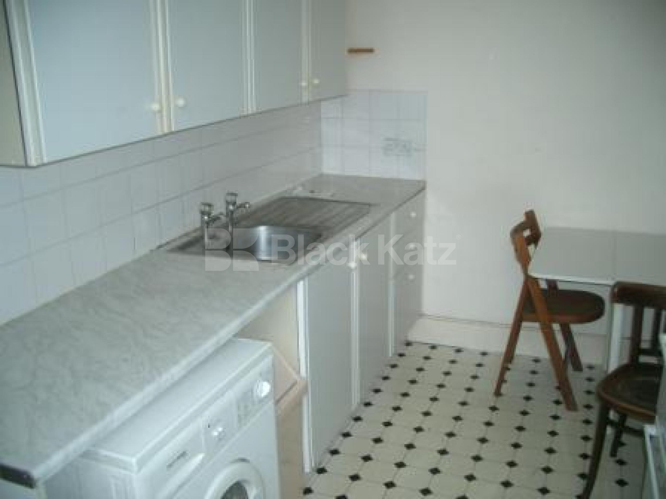 			2 Bedroom, 1 bath, 1 reception Flat			 Wilton Road, MUSWELL HILL N10 N10